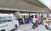 Vali chứa thi thể bị phân thành nhiều khúc trôi trên sông Hàn Vali chứa thi thể bị phân thành nhiều khúc trôi trên sông Hàn