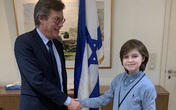 Thần đồng 10 tuổi bỏ chương trình tiến sĩ ở Mỹ, sang Israel học thạc sĩ Thần đồng 10 tuổi bỏ chương trình tiến sĩ ở Mỹ, sang Israel học thạc sĩ