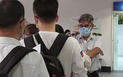 Công dân Việt Nam về nước lúc này đối mặt nguy cơ nhiễm COVID-19 trong quá trình di chuyển Công dân Việt Nam về nước lúc này đối mặt nguy cơ nhiễm COVID-19 trong quá trình di chuyển