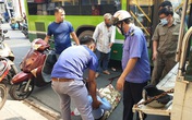 Nữ nhân viên ngân hàng bị xe buýt cán nát đôi chân Nữ nhân viên ngân hàng bị xe buýt cán nát đôi chân