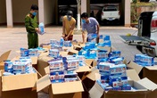 Bắt giữ hai xe ô tô chở 50.000 khẩu trang y tế không rõ nguồn gốc Bắt giữ hai xe ô tô chở 50.000 khẩu trang y tế không rõ nguồn gốc