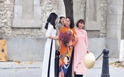 Phụ nữ Hà thành nô nức mặc áo dài nhân ngày 8/3 Phụ nữ Hà thành nô nức mặc áo dài nhân ngày 8/3