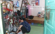 Chật vật kiếm tiền giữa dịch, nữ tạp vụ xúc động trước món quà được trao Chật vật kiếm tiền giữa dịch, nữ tạp vụ xúc động trước món quà được trao