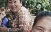 Nữ sinh mồ côi cha lăn lộn kiếm tiền từ năm 11 tuổi, rơi nước mắt khi trường giảm học phí Nữ sinh mồ côi cha lăn lộn kiếm tiền từ năm 11 tuổi, rơi nước mắt khi trường giảm học phí