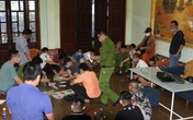 Triệt phá ổ bạc giữa mùa dịch COVID-19, bắt giữ 15 đối tượng Triệt phá ổ bạc giữa mùa dịch COVID-19, bắt giữ 15 đối tượng