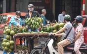 Phố phường Hà Nội đông đúc, nhiều hàng quán rậm rịch mở lại Phố phường Hà Nội đông đúc, nhiều hàng quán rậm rịch mở lại