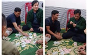 Công an triệu tập Chủ tịch UBND xã ở Hà Tĩnh tham gia đánh bạc lấy lời khai Công an triệu tập Chủ tịch UBND xã ở Hà Tĩnh tham gia đánh bạc lấy lời khai