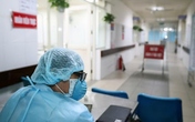 Người phụ nữ ở Hà Nội mắc COVID-19 sau hơn 1 tháng đến Bệnh viện Bạch Mai đã khỏi bệnh Người phụ nữ ở Hà Nội mắc COVID-19 sau hơn 1 tháng đến Bệnh viện Bạch Mai đã khỏi bệnh