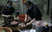 Vợ lãnh đạo xã nấu 120 suất cơm tặng người cách ly Vợ lãnh đạo xã nấu 120 suất cơm tặng người cách ly