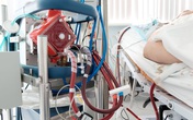 2 phổi của phi công mắc COVID-19 "đông đặc", đang xem xét ghép phổi 2 phổi của phi công mắc COVID-19 "đông đặc", đang xem xét ghép phổi