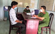 Bắt tạm giam kẻ tát cán bộ công an huyện ở chốt kiểm soát dịch Bắt tạm giam kẻ tát cán bộ công an huyện ở chốt kiểm soát dịch