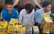 Công an mật phục tóm gọn 3 đối tượng vận chuyển 20 bánh heroin Công an mật phục tóm gọn 3 đối tượng vận chuyển 20 bánh heroin
