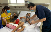 Bé trai 10 tuổi nguy cơ liệt vì sai lầm của bố mẹ Bé trai 10 tuổi nguy cơ liệt vì sai lầm của bố mẹ