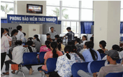 Bảo hiểm thất nghiệp – giá đỡ của lao động yếu thế Bảo hiểm thất nghiệp – giá đỡ của lao động yếu thế