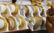 Giá vàng hôm nay 9/5: Giảm sâu, người mua lỗ nặng