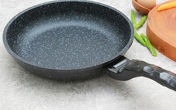 Mua chảo chống dính về đừng bỏ qua thao tác này trước khi đun nấu Mua chảo chống dính về đừng bỏ qua thao tác này trước khi đun nấu