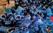 Nước tinh khiết làm từ nước mương ở Hải Phòng: Các trường học đều đã dừng sử dụng nước Vimass Núi Voi Nước tinh khiết làm từ nước mương ở Hải Phòng: Các trường học đều đã dừng sử dụng nước Vimass Núi Voi
