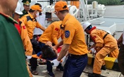 Hải Phòng: Tìm kiếm và đưa thi thể thuyền viên tàu cá bị đâm chìm vào bờ Hải Phòng: Tìm kiếm và đưa thi thể thuyền viên tàu cá bị đâm chìm vào bờ