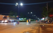 Thi thể đôi nam nữ không còn nguyên vẹn bên cạnh xe máy lúc rạng sáng Thi thể đôi nam nữ không còn nguyên vẹn bên cạnh xe máy lúc rạng sáng