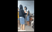 2 nữ sinh lớp 8 đánh tàn bạo nữ sinh lớp 6 ở TP.HCM, nghe lý do khiến ai nấy giật mình 2 nữ sinh lớp 8 đánh tàn bạo nữ sinh lớp 6 ở TP.HCM, nghe lý do khiến ai nấy giật mình