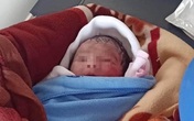 Phát hiện bé gái sơ sinh nặng 2,4kg bị bỏ rơi dưới ruộng tại Thái Bình Phát hiện bé gái sơ sinh nặng 2,4kg bị bỏ rơi dưới ruộng tại Thái Bình