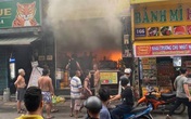 Cứu nhiều người già, trẻ em trong vụ cháy tại quán ăn ở phố Tây Cứu nhiều người già, trẻ em trong vụ cháy tại quán ăn ở phố Tây