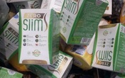 Cần xử lý nghiêm hành vi vứt bỏ hàng trăm lọ sản phẩm giảm cân ở vỉa hè Đại lộ Thăng Long Cần xử lý nghiêm hành vi vứt bỏ hàng trăm lọ sản phẩm giảm cân ở vỉa hè Đại lộ Thăng Long