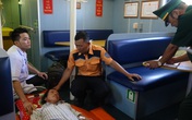 Cứu kịp thời một thuyền viên gặp nạn trên vùng biển Thừa Thiên Huế Cứu kịp thời một thuyền viên gặp nạn trên vùng biển Thừa Thiên Huế