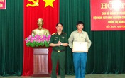 Tặng bằng khen cho xã đội phó dũng cảm cứu người tự tử Tặng bằng khen cho xã đội phó dũng cảm cứu người tự tử
