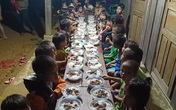 Bữa liên hoan bằng mì gà của 34 học sinh giữa đỉnh trời Bữa liên hoan bằng mì gà của 34 học sinh giữa đỉnh trời
