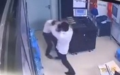 Hà Nội: Nữ bảo vệ chung cư cao cấp bị nam thanh niên say rượu hành hung Hà Nội: Nữ bảo vệ chung cư cao cấp bị nam thanh niên say rượu hành hung