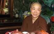 Ni sư nhận nuôi cô bé cá tính, một năm bị trường mời lên 4 lần Ni sư nhận nuôi cô bé cá tính, một năm bị trường mời lên 4 lần