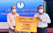“Bầu Hiển” tiếp tục ủng hộ hàng ngàn kit xét nghiệm tiếp sức cho Quảng Nam chống dịch “Bầu Hiển” tiếp tục ủng hộ hàng ngàn kit xét nghiệm tiếp sức cho Quảng Nam chống dịch
