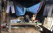Xót xa cảnh ông bố dân tộc “gà trống nuôi con” nằm viện điều trị chân hoại tử, hai con thơ nheo nhóc ở nhà Xót xa cảnh ông bố dân tộc “gà trống nuôi con” nằm viện điều trị chân hoại tử, hai con thơ nheo nhóc ở nhà