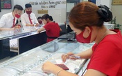 Giá vàng ngày 20/8: Từ sự bất ổn giá, các cửa hàng vàng bạc vắng khách Giá vàng ngày 20/8: Từ sự bất ổn giá, các cửa hàng vàng bạc vắng khách