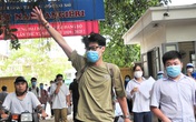 Những gương mặt rạng rỡ của thí sinh sau 120 phút thi môn Ngữ Văn Những gương mặt rạng rỡ của thí sinh sau 120 phút thi môn Ngữ Văn