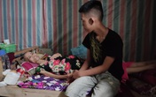 Xót xa hình ảnh chồng đau ốm chăm vợ ung thư giai đoạn cuối và hai con khuyết tật Xót xa hình ảnh chồng đau ốm chăm vợ ung thư giai đoạn cuối và hai con khuyết tật