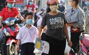 Sáng nay học sinh nô nức tựu trường sau kỳ nghỉ hè, nhưng một số em phải quay xe đi về vì lý do khá hy hữu từ phía nhà trường Sáng nay học sinh nô nức tựu trường sau kỳ nghỉ hè, nhưng một số em phải quay xe đi về vì lý do khá hy hữu từ phía nhà trường