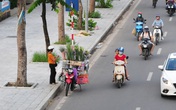 Hà Nội: Lòng đường, vỉa hè mua bán nhộn nhịp như họp chợ Hà Nội: Lòng đường, vỉa hè mua bán nhộn nhịp như họp chợ