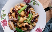 Thịt gà xào với loại hạt này đảm bảo chồng mê con thích Thịt gà xào với loại hạt này đảm bảo chồng mê con thích