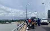 Hải Phòng: Để lại thư cho con trai 2 tuổi, người đàn ông nhảy cầu tự vẫn Hải Phòng: Để lại thư cho con trai 2 tuổi, người đàn ông nhảy cầu tự vẫn
