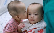 Trúc Nhi, Diệu Nhi đã đứng vịn Trúc Nhi, Diệu Nhi đã đứng vịn