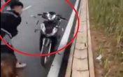 Công an vào cuộc vụ nhóm thanh niên rút hung khí đập xe bà bầu sau va chạm giao thông Công an vào cuộc vụ nhóm thanh niên rút hung khí đập xe bà bầu sau va chạm giao thông