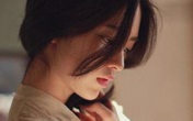 Vợ bị giễu cợt đôi bàn tay xấu xí, chồng lập tức nói lời sâu sắc khiến ai cũng ngưỡng mộ, song tối ấy về nhà cô vợ lại lặng lẽ viết đơn ly hôn Vợ bị giễu cợt đôi bàn tay xấu xí, chồng lập tức nói lời sâu sắc khiến ai cũng ngưỡng mộ, song tối ấy về nhà cô vợ lại lặng lẽ viết đơn ly hôn