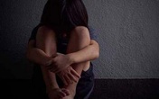 Con gái bỗng dưng trầm cảm sợ hãi người lạ, mẹ gặng hỏi mãi mới biết lý do, nghe xong liền gọi báo cảnh sát Con gái bỗng dưng trầm cảm sợ hãi người lạ, mẹ gặng hỏi mãi mới biết lý do, nghe xong liền gọi báo cảnh sát