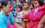 Thầy giáo dành cả thanh xuân ‘làm đường, làm nhà, làm sân trường’ cho trò Thầy giáo dành cả thanh xuân ‘làm đường, làm nhà, làm sân trường’ cho trò