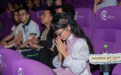 Quang Lê vắng mặt, Phương Mỹ Chi khóc nức nở trong buổi ra mắt MV Đường về quê Quang Lê vắng mặt, Phương Mỹ Chi khóc nức nở trong buổi ra mắt MV Đường về quê