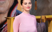 Chọn nội y không đủ sức nâng đỡ, vòng 1 của Selena Gomez "rơi tự do" xém chạm eo, chị em trông mà rút kinh nghiệm Chọn nội y không đủ sức nâng đỡ, vòng 1 của Selena Gomez "rơi tự do" xém chạm eo, chị em trông mà rút kinh nghiệm