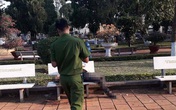 Tá hỏa phát hiện người đàn ông tử vong trên ghế đá hoa viên Tá hỏa phát hiện người đàn ông tử vong trên ghế đá hoa viên