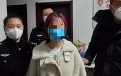 Thiếu nữ 19 tuổi bị bắt vì giả mạo y tá bán khẩu trang với giá cao hơn niêm yết giữa tâm dịch viêm phôi Vũ Hán Thiếu nữ 19 tuổi bị bắt vì giả mạo y tá bán khẩu trang với giá cao hơn niêm yết giữa tâm dịch viêm phôi Vũ Hán